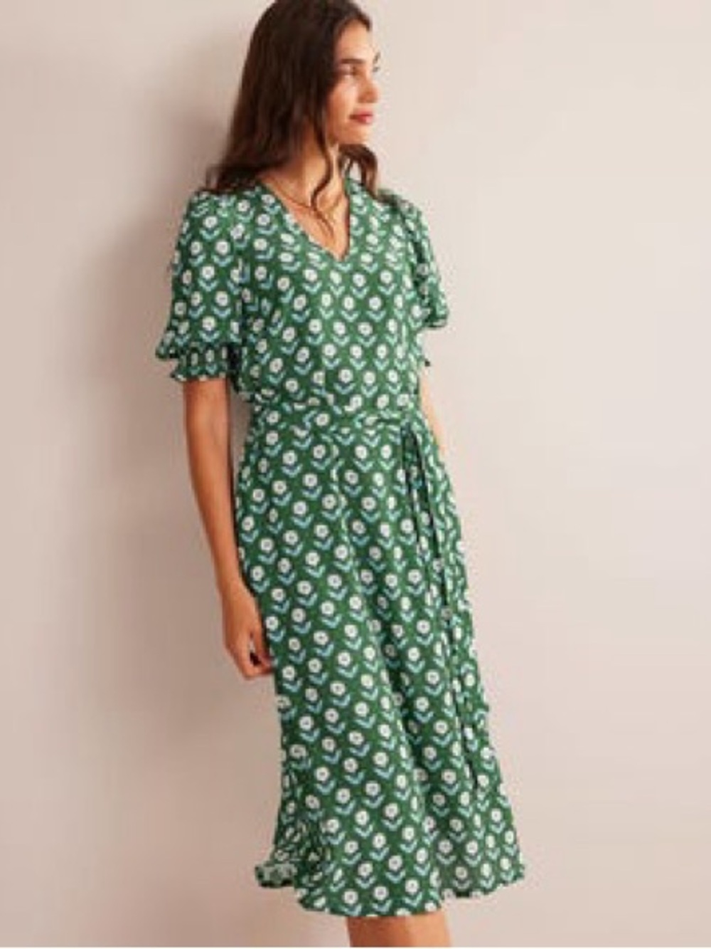 Boden Smocked-Cuff Midi Dress in Winter Green Daisy Foliage